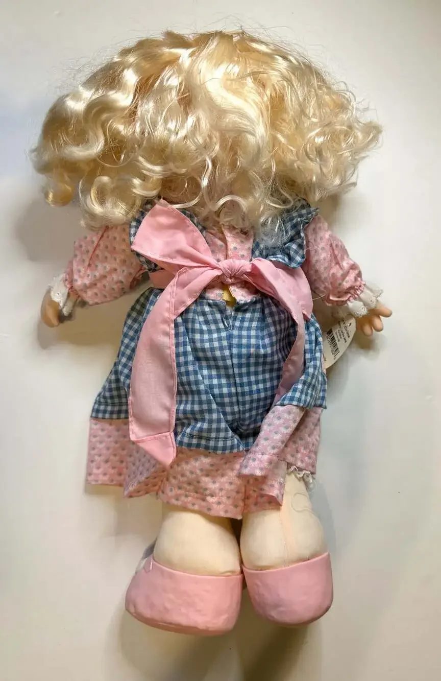 Precious Moments Lori Doll, Mommy I Love You Series 4th Edition, Item No. 1082